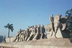 The well-known "Monumento às Bandeiras", by Victor Brecheret - one of the symbols of São Paulo