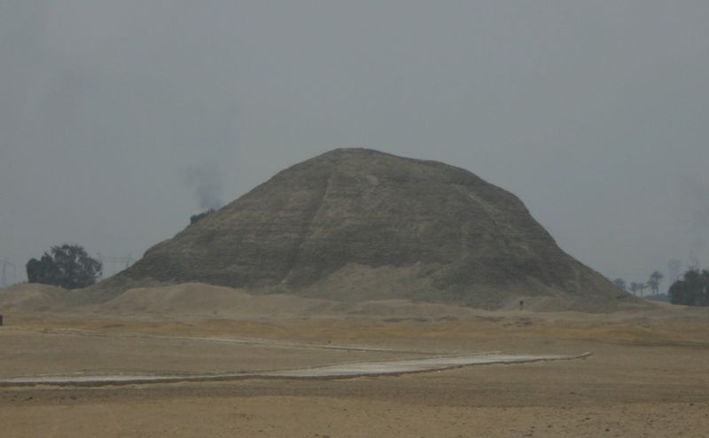 Image:Pyramid of amenemhet hawarra 01.jpg