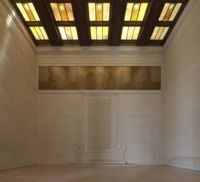 The words of the Gettysburg Address can be seen carved into the south wall of the Lincoln Memorial on the inside.