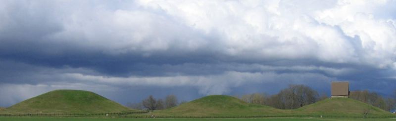 Image:Royal mounds.JPG