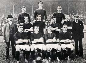 The Manchester United team at the start of the 1905/6 season in which they were runners up in Division 2 and promoted