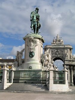 Machado de Castro, statue of King José I in the Commerce Square (Praça do Comércio), erected in 1775 as part of the rebuilding of central Lisbon after the disastrous earthquake of 1755.