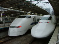 300 (Left) and 700 Series Shinkansen at Tokyo Station.